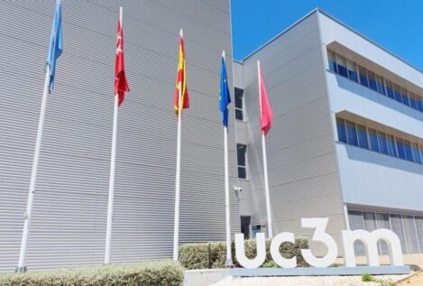 Indra y la Carlos III lanzan el primer grado dual en ingeniería cuántica para impulsar el talento