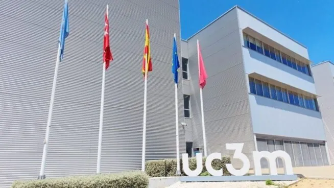 Indra y la Carlos III lanzan el primer grado dual en ingeniería cuántica para impulsar el talento