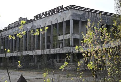 Ucrania afirma que el ataque con drones rusos contra Chernóbil dañó un edificio de la OIEA
