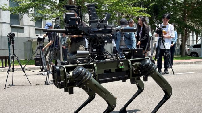 Taiwán recurre a perros robot armados para proteger sus islas frente a China