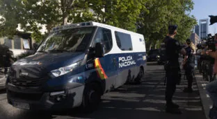 Anthropic compartirá el DNI, chats y los datos biométricos con la Policía en casos concretos