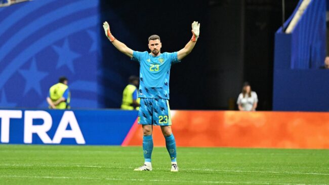 Ni Casillas ni Buffon: Unai Simón rompe un récord histórico de los Mundiales