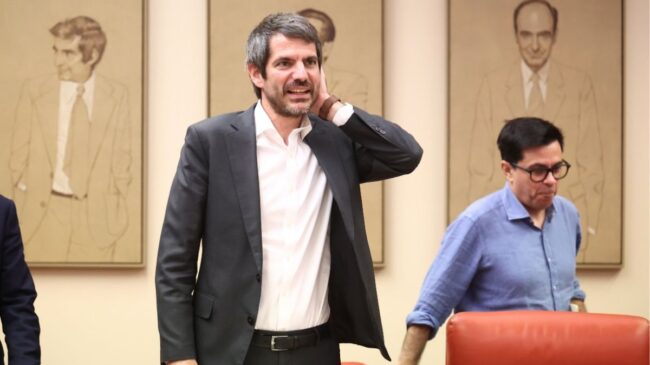 Urtasun condena la corrupción y se muestra «muy orgulloso» de sus ministros