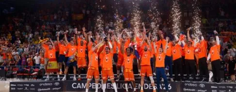 El Valencia Basket conquista su segunda liga ACB tras vencer al Barça en la final