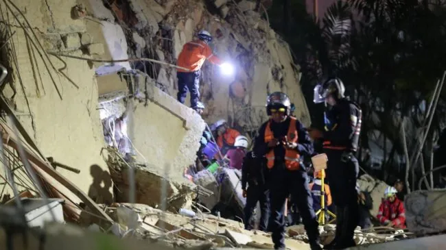 Se eleva a tres la cifra de españoles muertos y a 99 los no localizados en el terremoto de Venezuela