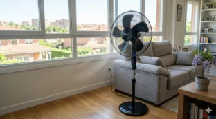 Olvídate del calor sin gastar de más con los mejores ventiladores de pie