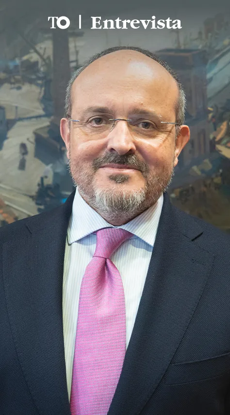VÍDEO | Entrevista a Alejandro Fernández: «Sánchez solo puede sobrevivir retorciendo la democracia»