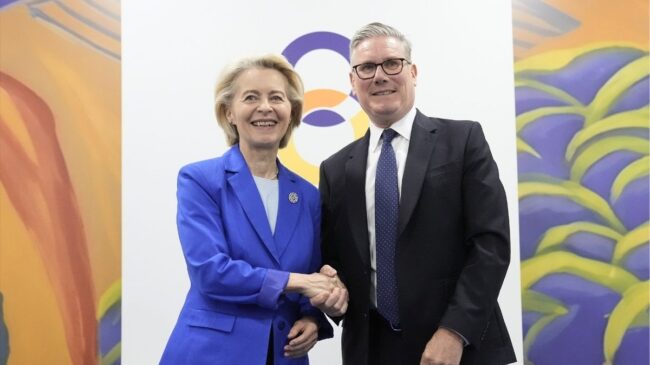 Von der Leyen elogia a Starmer por ayudar a que la seguridad de Europa sea «más fuerte»