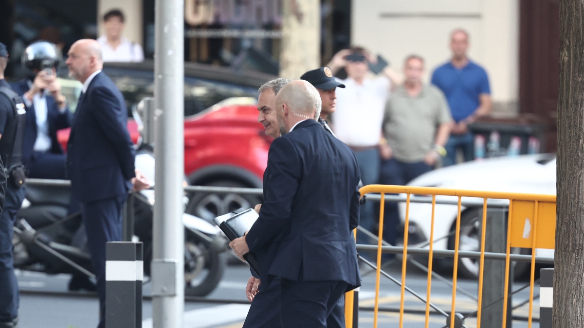 Zapatero no declara acerca de las joyas  valoradas en 1,3 millones halladas en su oficina