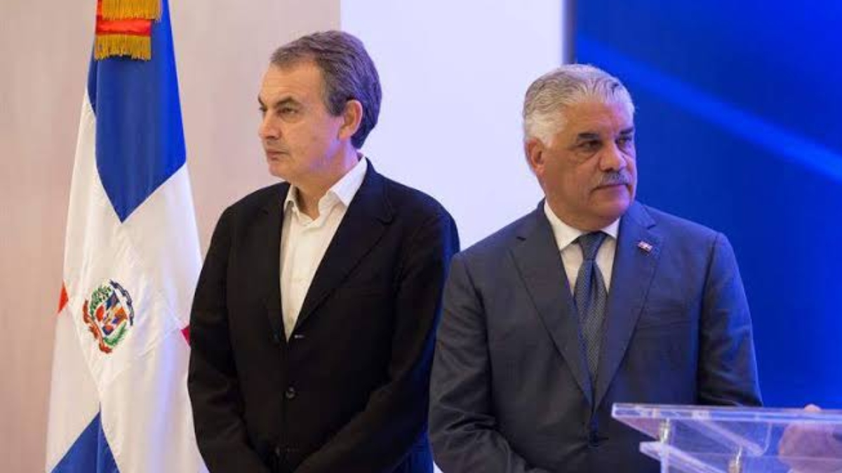 «Vamos a cocinar bien los ’emails’»: la extraña cita de Zapatero con un exministro dominicano