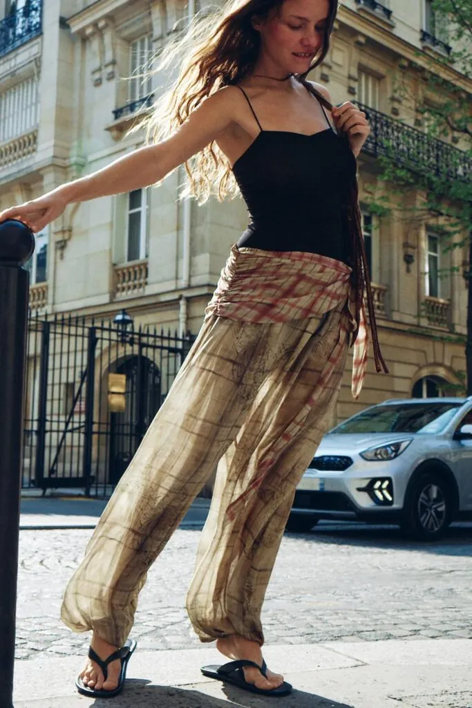 Pantalón estampado de Zara. (PVP: 69.95€)