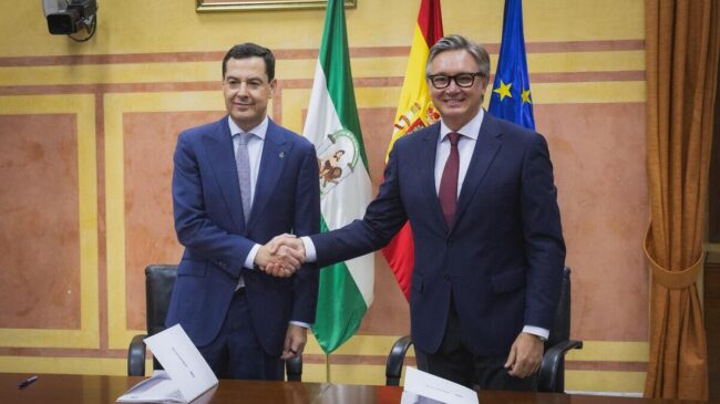 Juanma Moreno logra la investidura en la segunda votación con el apoyo de Vox