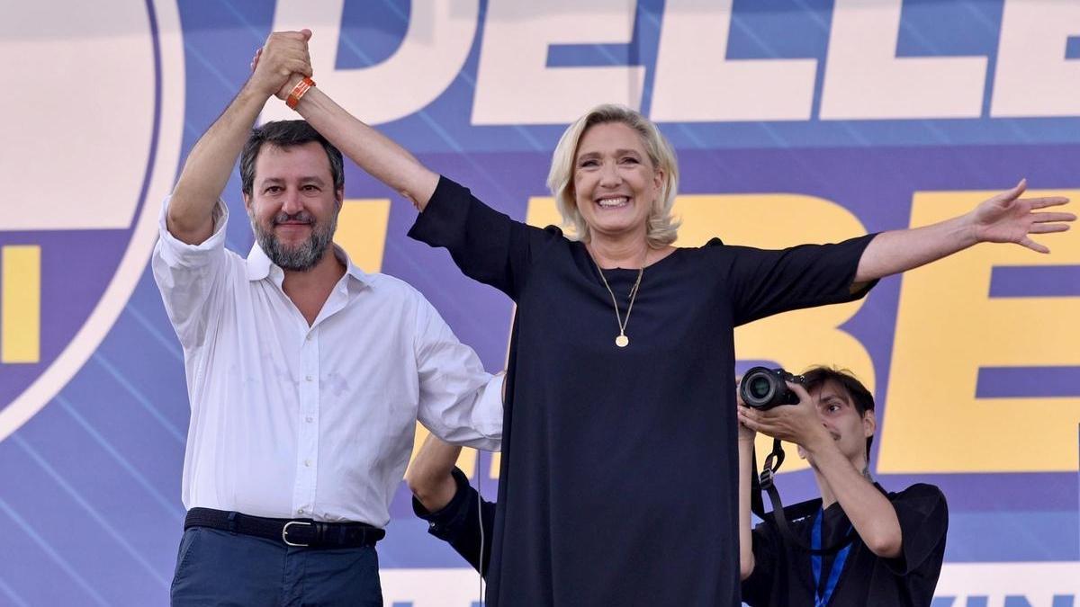 La UDEF registra una oficina en Madrid del antiguo grupo europeo de Le Pen y Salvini
