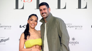 Melendi, 47 años: «Me levanto a las siete de la mañana, llevo a los niños al colegio y hago deporte; he cambiado el whisky por el té»