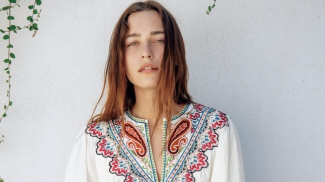 Adiós a los vaqueros rectos: ya están en rebajas en Zara y Mango los cuatro pantalones capri para acertar con los looks de oficina en verano