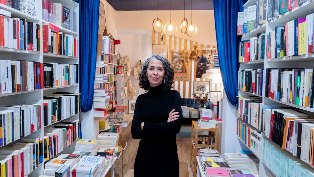 Adiós a una de las librerías más queridas en un popular barrio de Madrid: en julio cierra sus puertas el hogar de los ‘amapolers’