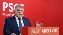 Reabren la causa contra el antiguo líder del PSOE en Murcia por contratos irregulares